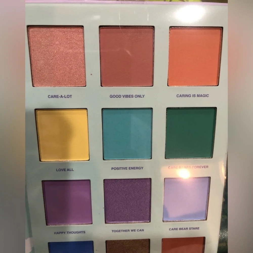 Care‎ Bears 12 piece eyeshadow palette book with mirror new
